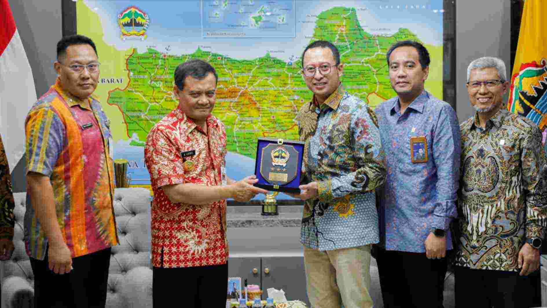 Jateng Target Pasang 1.000 Sambungan Listrik Gratis bagi Warga Miskin