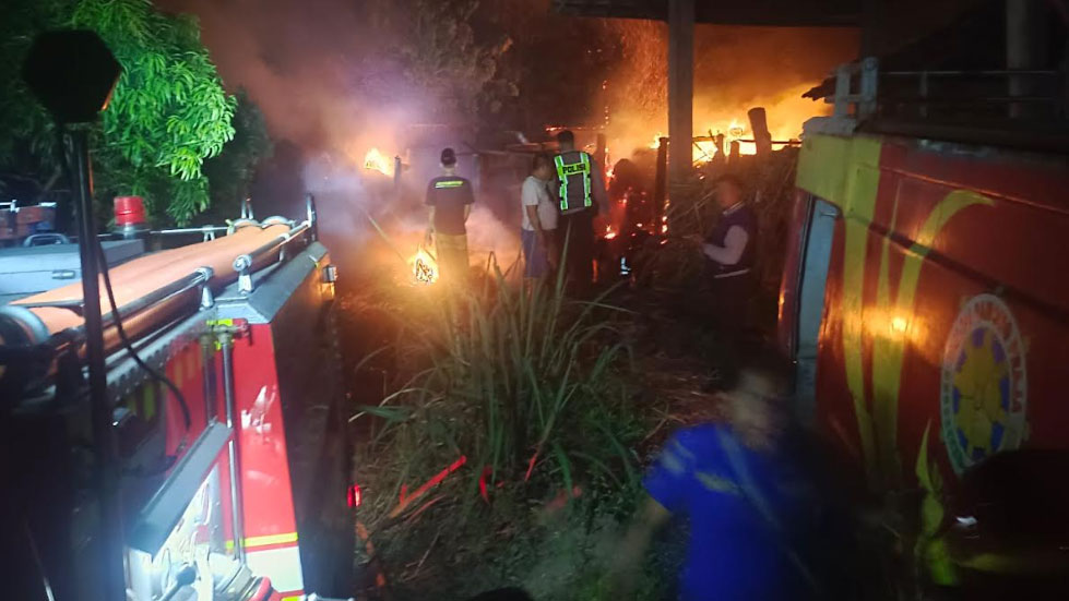 Gudang Tebu Kandangmas Terbakar, Kerugian Capai Puluhan Juta