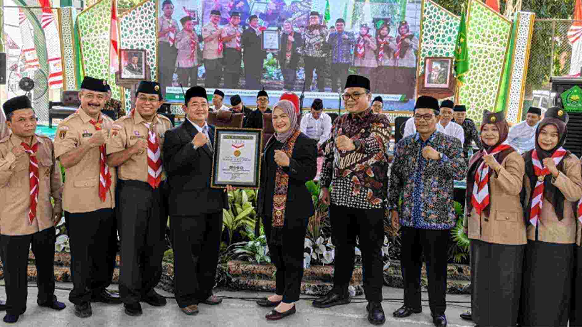 Terbanyak, Pengukuhan Pramuka Garuda MAN 2 Rembang Cetak Rekor Muri