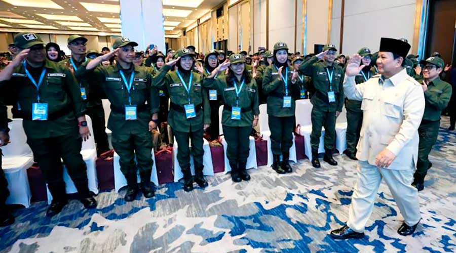 Pesan Presiden Prabowo ke Guru Sekolah Rakyat: Buat Siswa Gembira