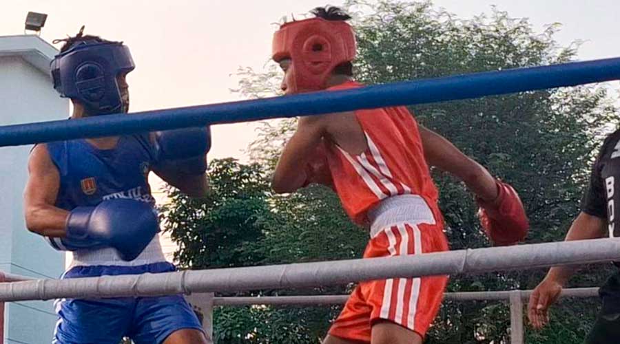 Pertina Semarang Gelar Ekshibisi Tinju Pelajar Anti Tawuran