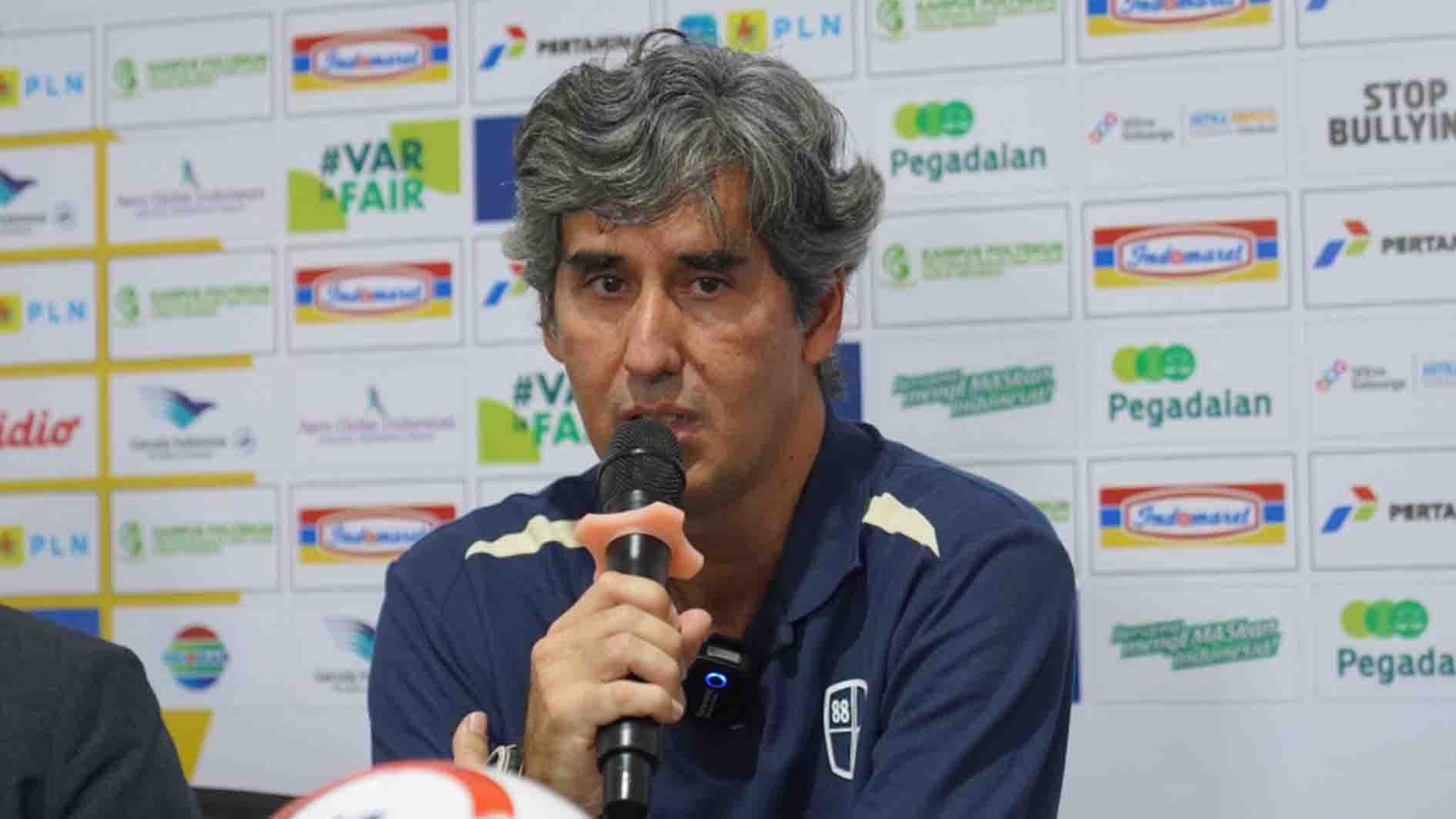 Lawan dalam Tren Negatif, Teco Minta Pemain Jangan Remehkan Persiku