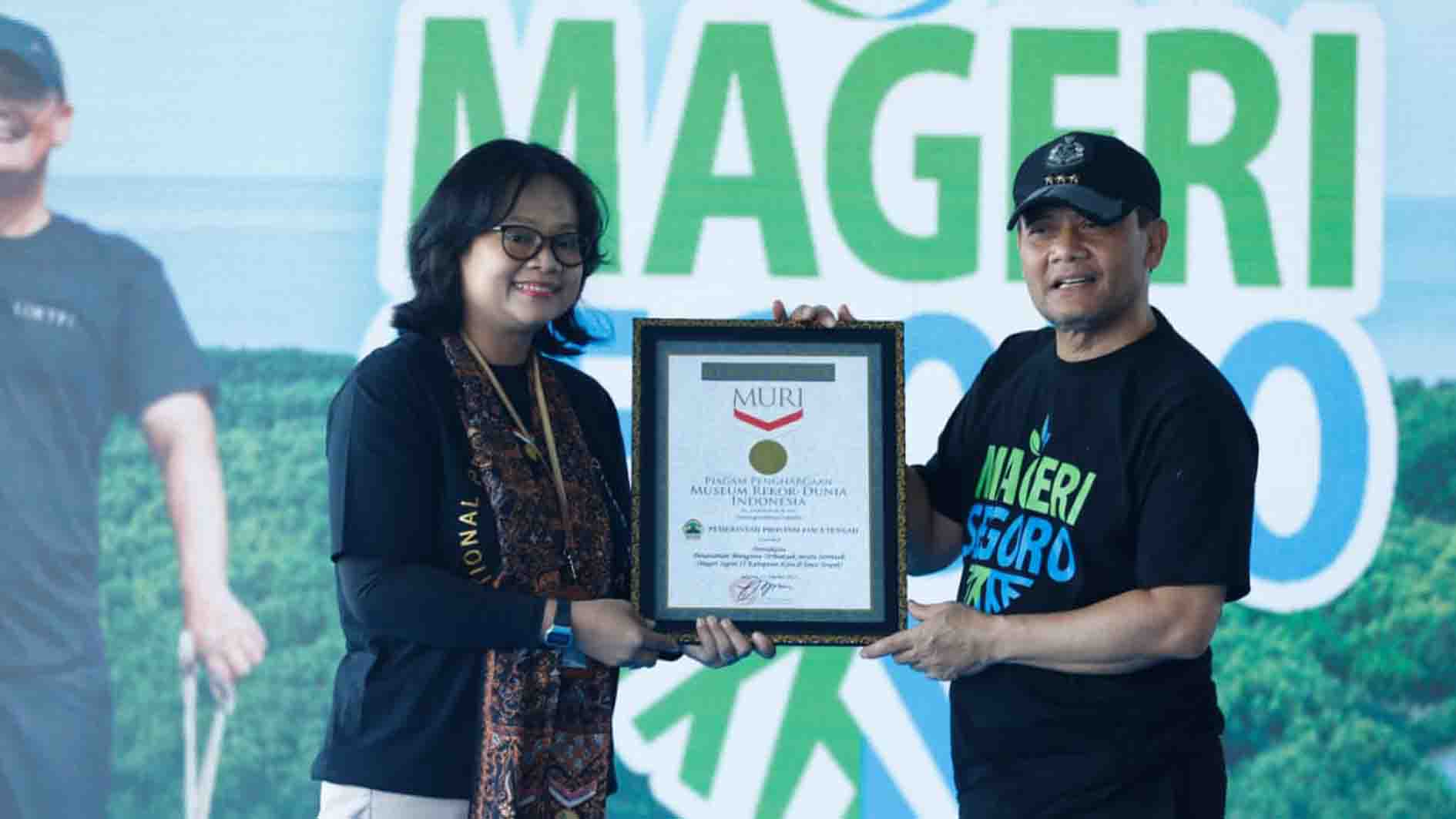 Penanaman Jutaan Mangrove secara Serentak di Kendal Catat Rekor Muri 