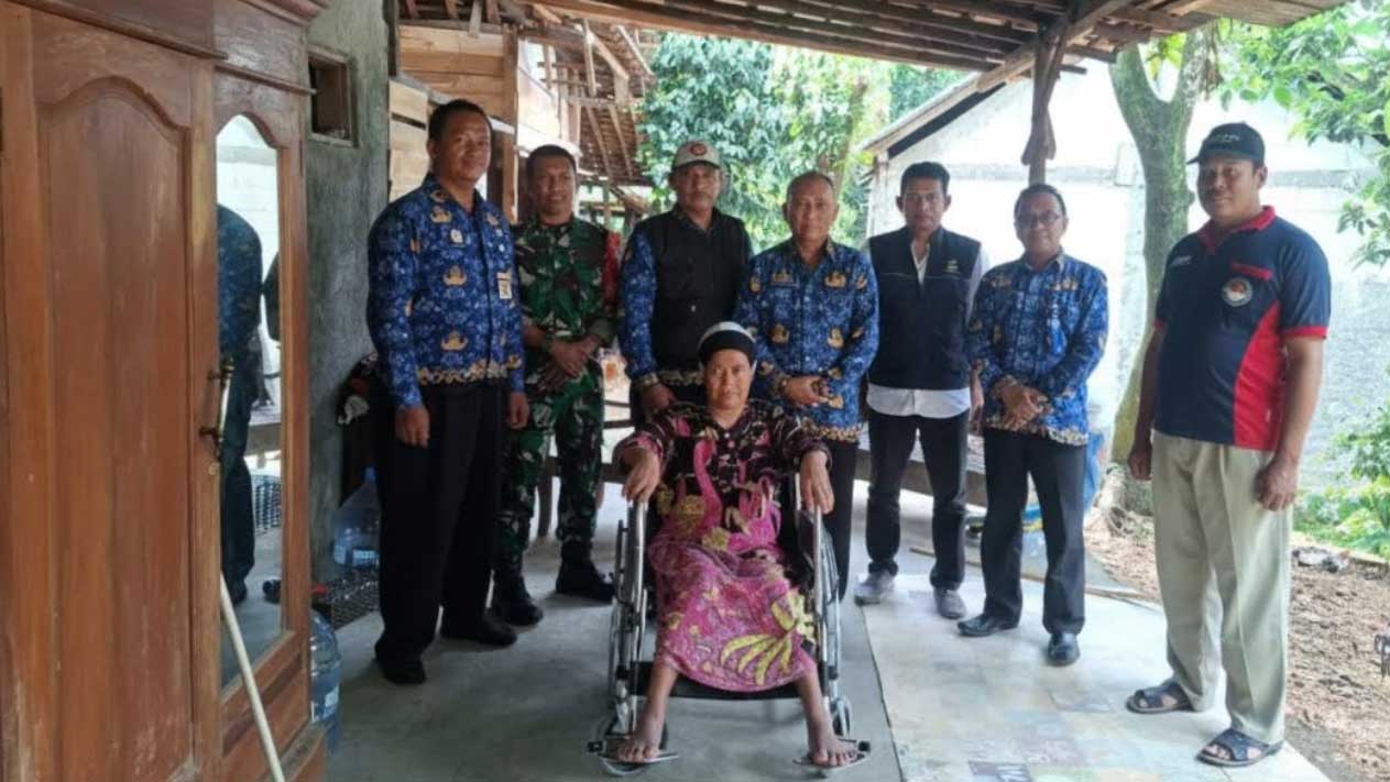 Senangnya, Seratusan Lansia-Disabilitas Pati Dapat Bantuan Kursi Roda