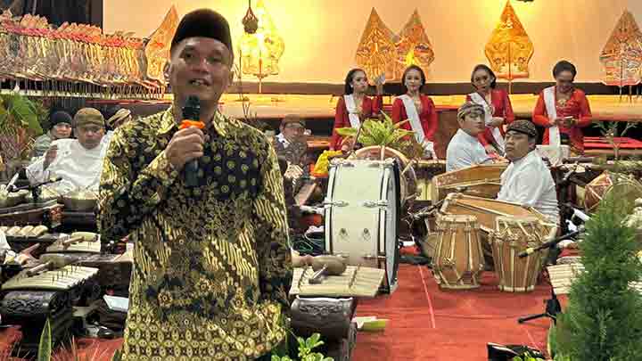 Sumanto Ajak Pahami Pesan Moral Lakon Wayang Kulit Kresna Duta