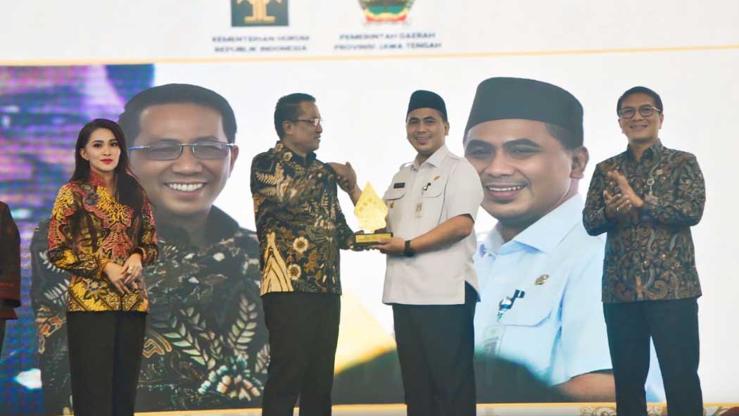 Pemprov Jateng Diganjal Rekor MURI Berkat Pos Bantuan Hukum Terbanyak
