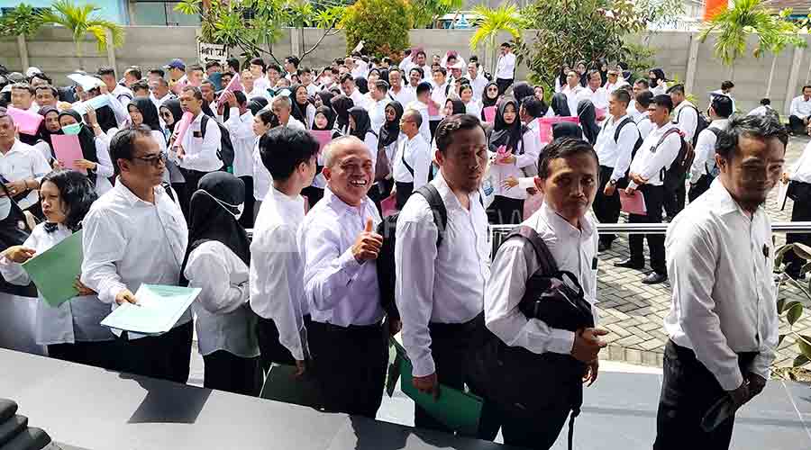 Ratusan PPPK Paruh Waktu Grobogan Resmi Teken Kontrak, Bahagianya...