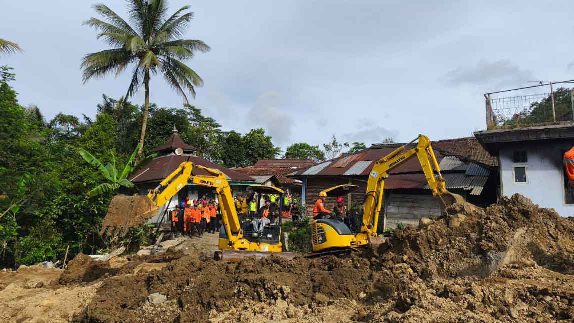 Dua Lagi Korban Longsor Cilacap Ditemukan, Tim SAR Cari 3 Orang Lagi
