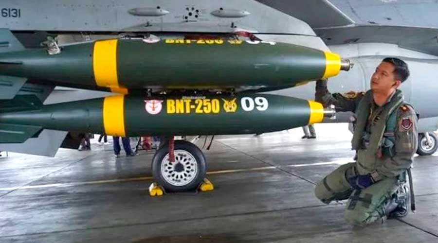 TNI AU Uji Coba Bom BNT-250, Gunakan Jet Tempur F-16