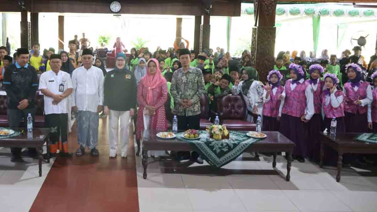 bantuan-pip-diserahkan-di-blora-komitmen-cegah-anak-putus-sekolah