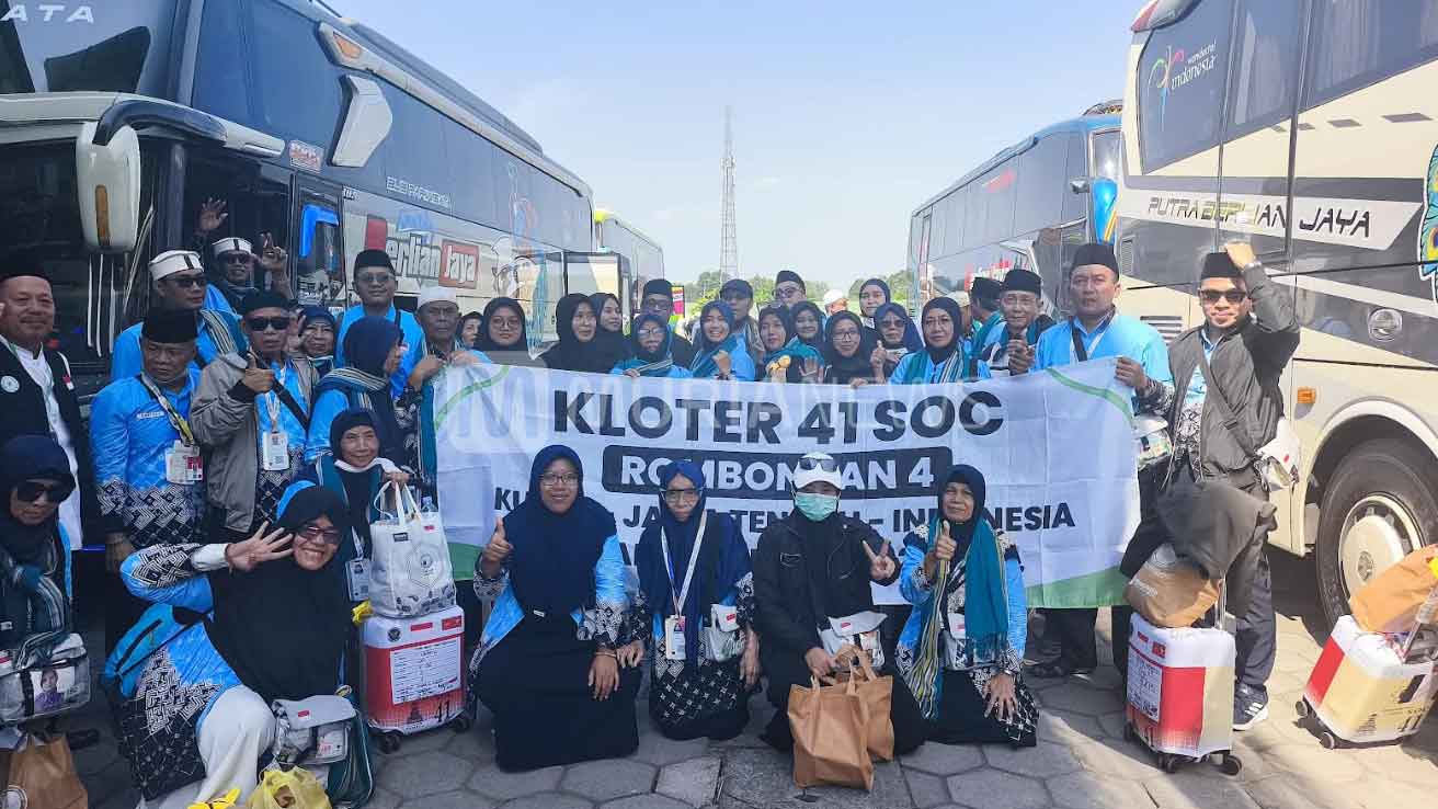 kloter-41-jemaah-haji-kudus-tiba-di-jhk-sempat-alami-bus-mogok