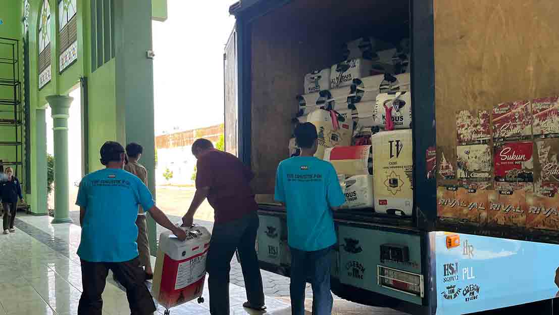 koper-jemaah-haji-kudus-tiba-lebih-dulu-zamzam-5-liter-disalurkan