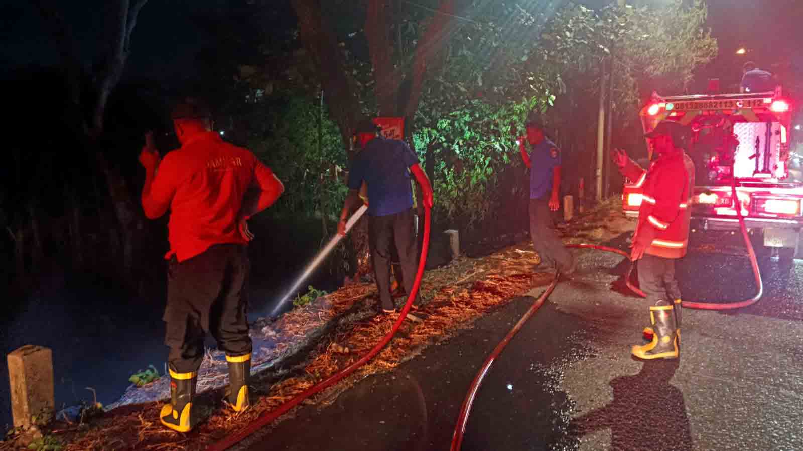 Kebakaran Lahan di Lingkar Utara Kudus, Diduga Karena Bakar Sampah