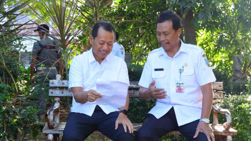 Ironis, Taman Adipura Kudus Malah Jadi Pembuangan Sampah Liar