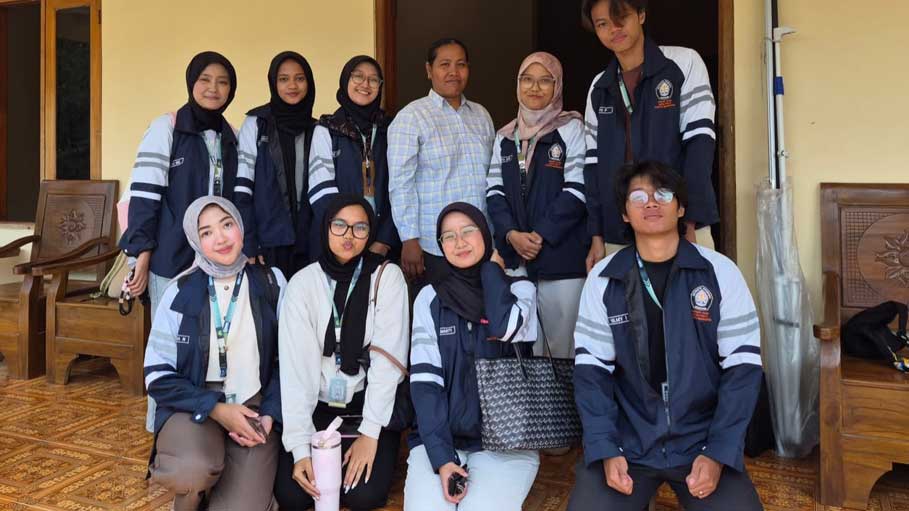 Perkuat Peran PKK Mluweh, KKN-T 110 Undip Sosialisasikan Manfaat TOGA