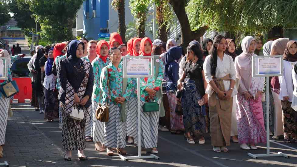 Potret Parade Kebaya UMK di Peringatan Hari Kebaya Nasional 2026