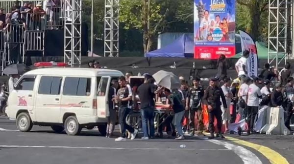 Tribun VIP Kejurnas Drift Purwokerto Ambruk, Korban Dilarikan ke RS