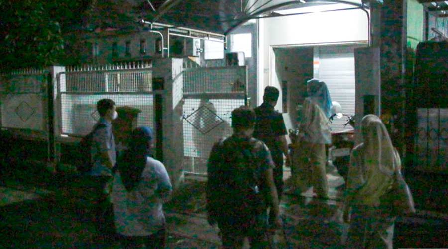KPK Geledah Rumah Pribadi Bupati Lombok Barat, Bawa Dua Koper